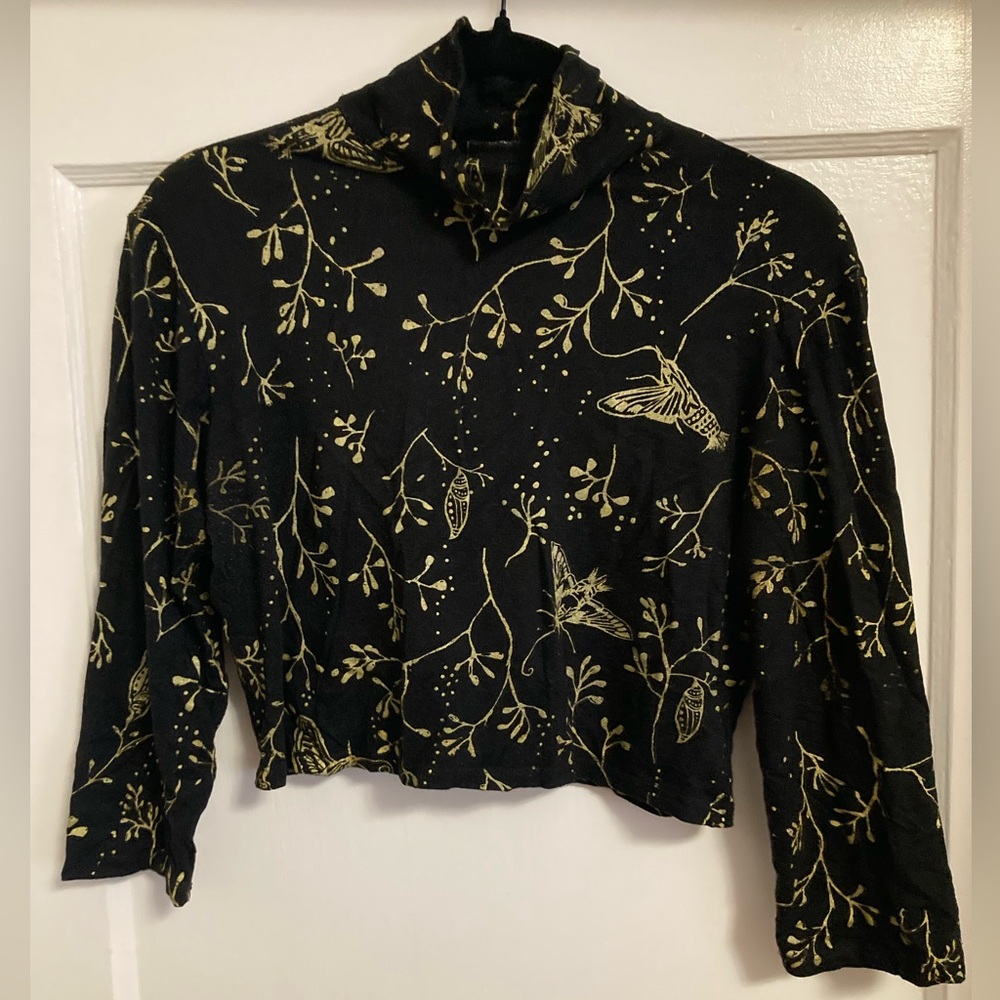Simka Sol Black and Gold Hawkmoth Print Mock neck Crop Top Large